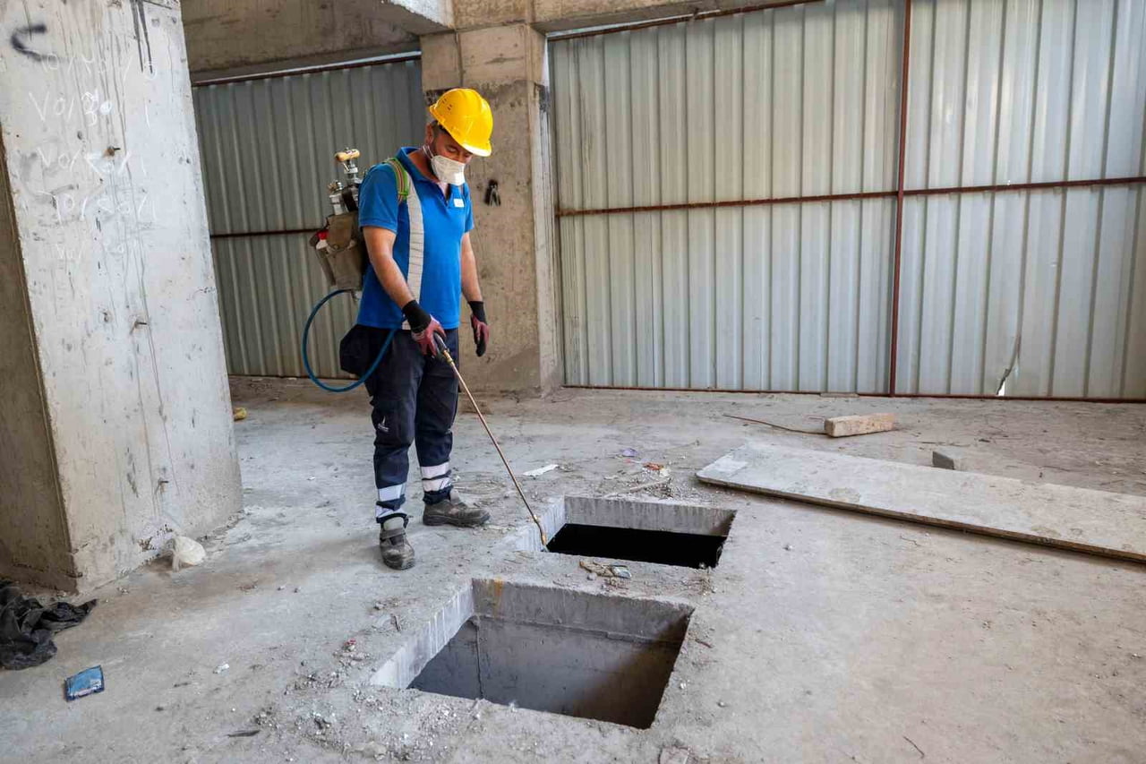 SİVRİSİNEKLERİN ÜREME ALANI OLAN SU BİRİKEN TÜM NOKTALARDA BİYOLOJİK LARVA MÜCADELESİ...