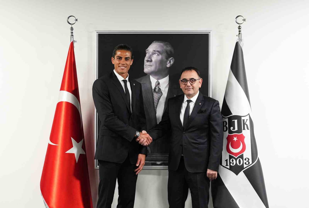 SİYAH-BEYAZLI KULÜPTEN TRANSFERLE İLGİLİ YAPILAN AÇIKLAMADA, "PROFESYONEL FUTBOLCU DOĞAN...