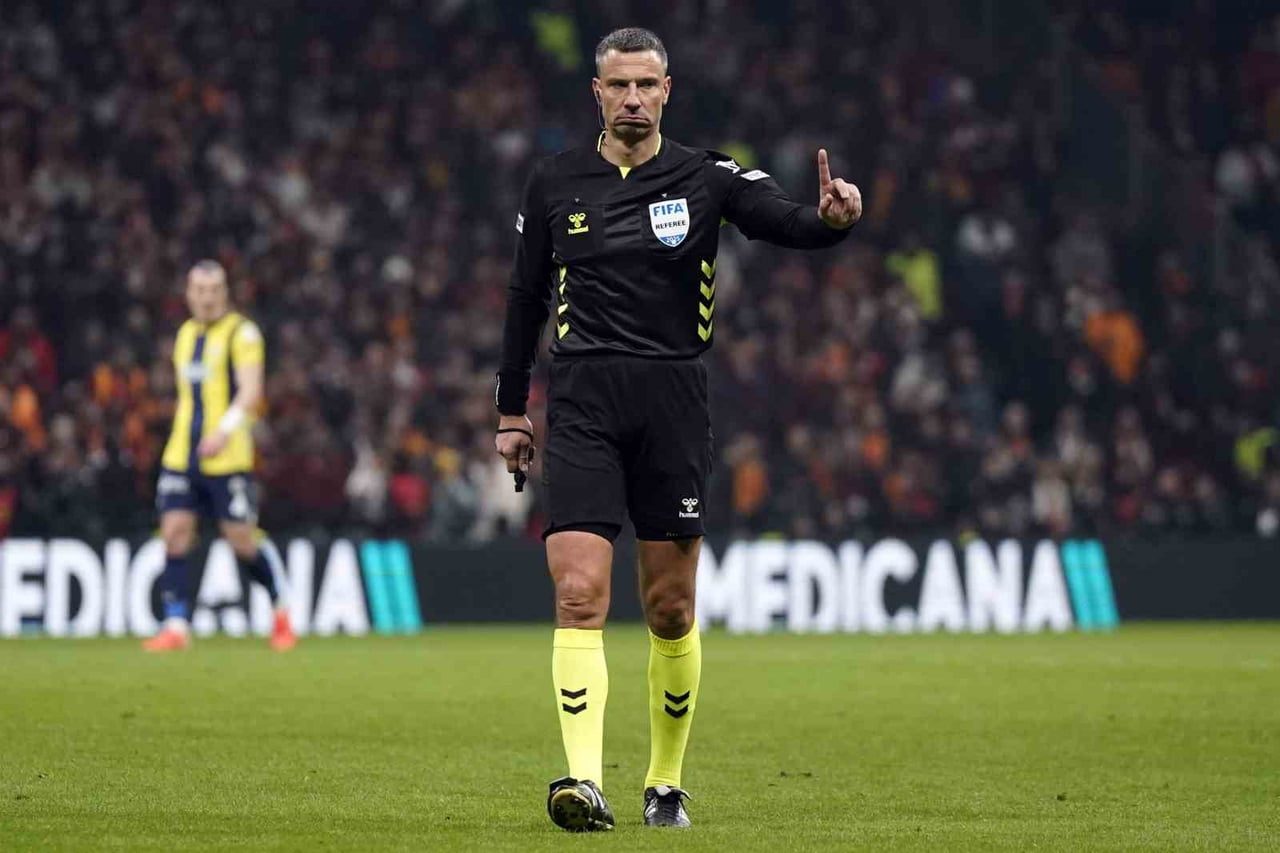 SLOVEN HAKEM, 24 ŞUBAT 2025 TARİHİNDE SÜPER LİG'DE OYNANAN VE GOLSÜZ SONA EREN GALATASARAY -...