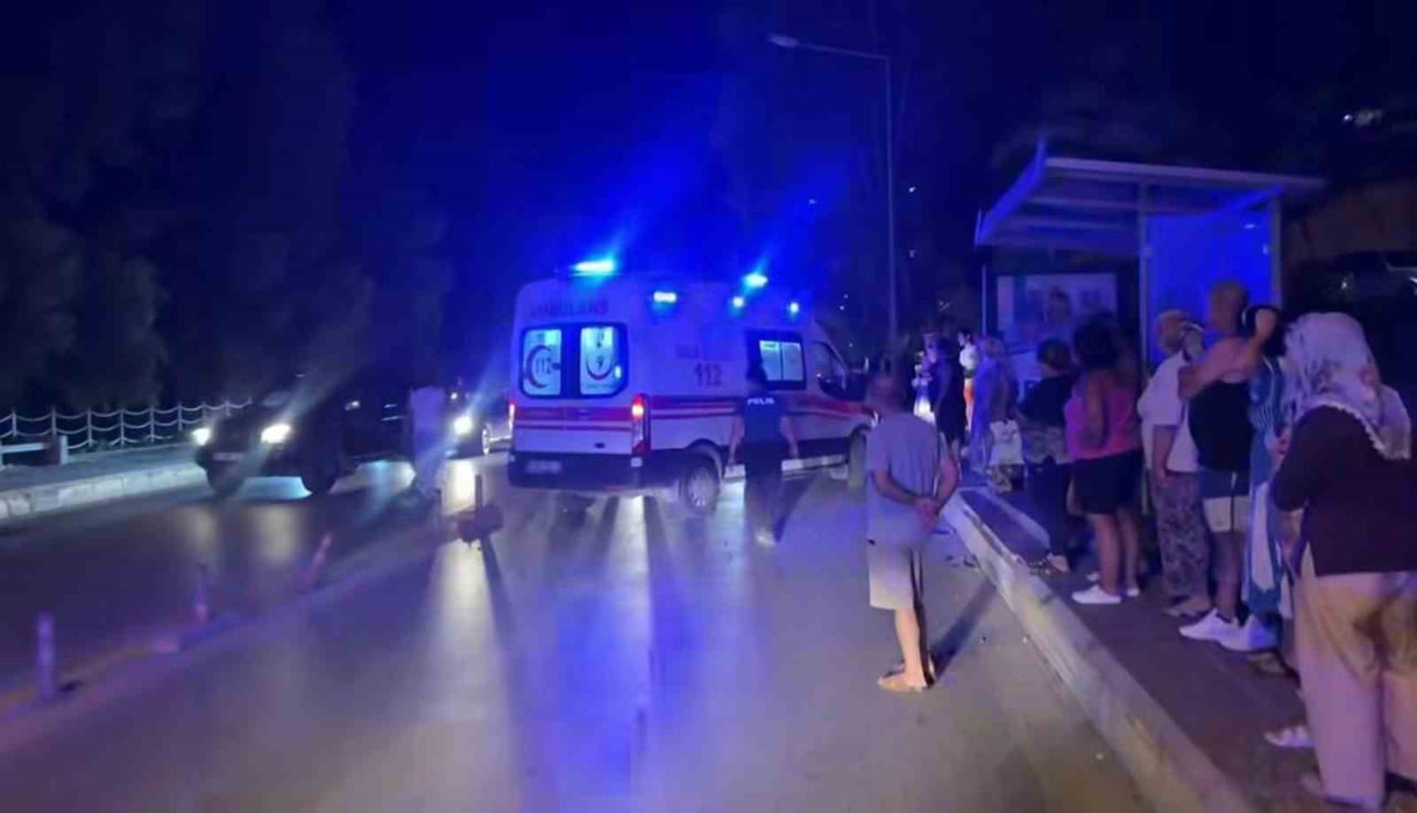 SÖKE'DE İSMET İNÖNÜ CADDESİ ÜZERİNDE, MEYDANA GELEN TRAFİK KAZASINDA MOTOSİKLET SÜRÜCÜSÜ AĞIR...