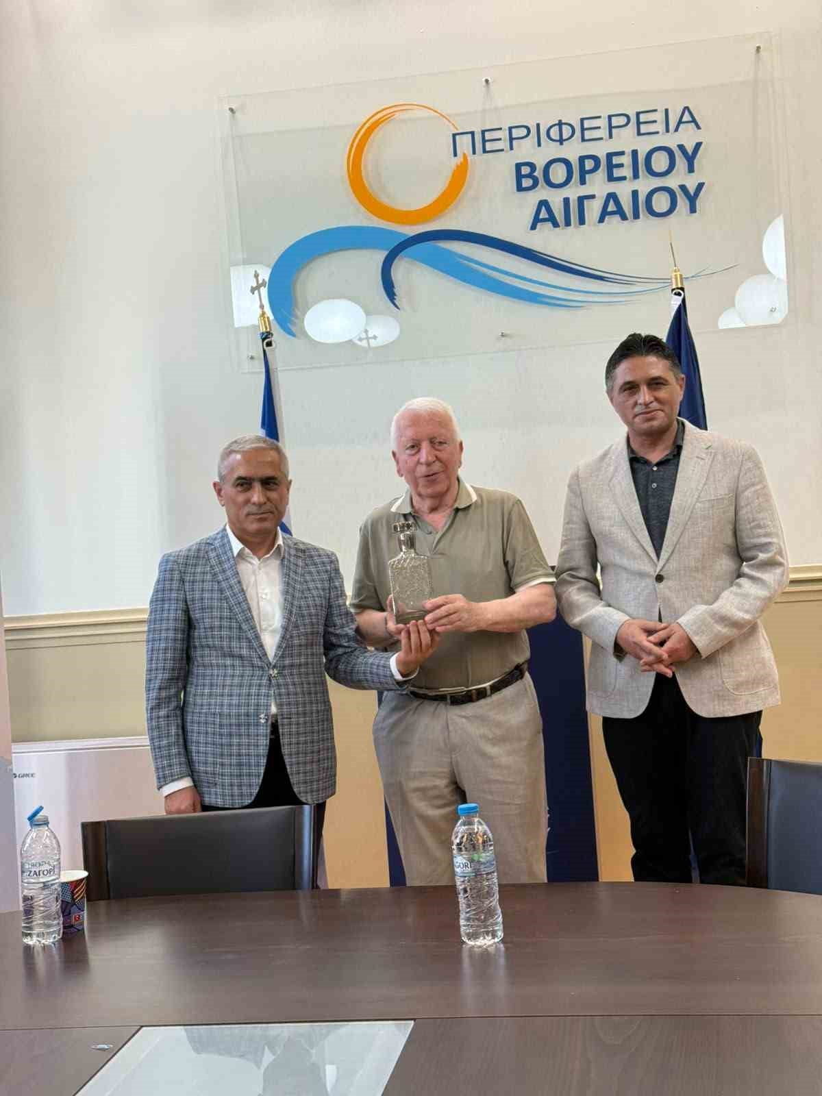 (SOLDAN SAĞA) KAYMAKAM ZEKERİYAGÜNEY, YUNANİSTAN KUZEY EGE BÖLGE VALİSİ KONSTANTİNOS MOUTZOURİS...