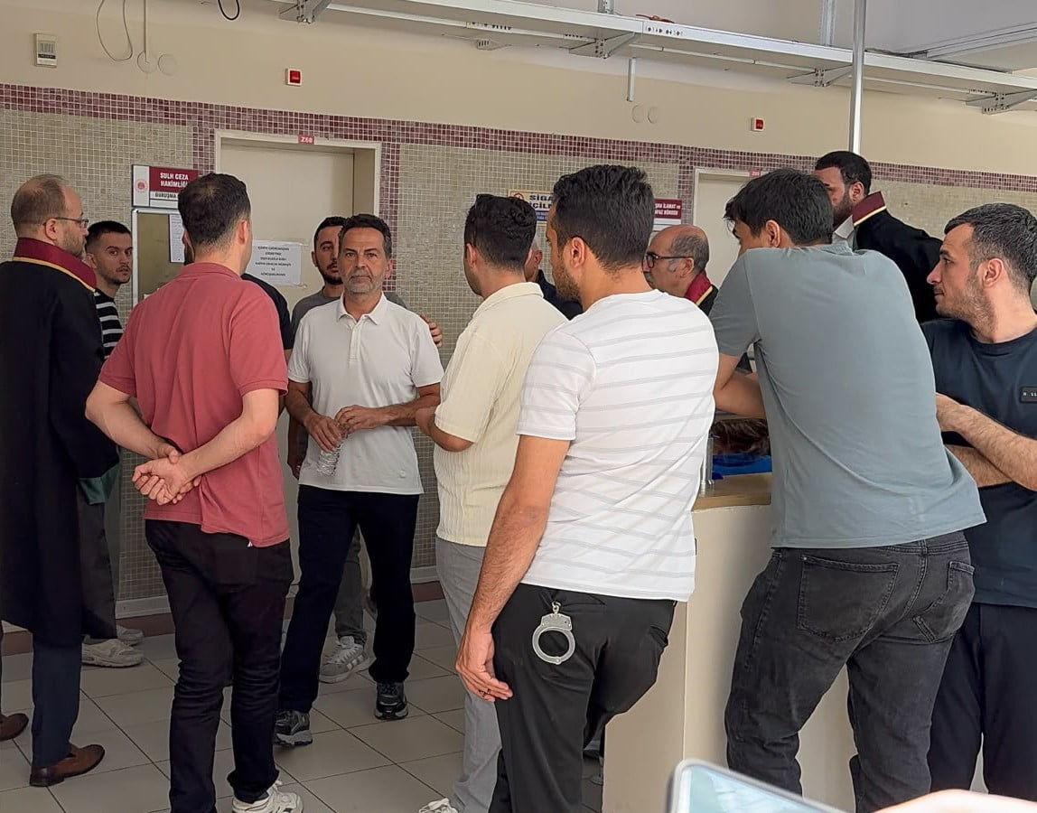 SOSYAL MEDYA HESABINDAN 15 TEMMUZ DARBE TEŞEBBÜSÜNE İLİŞKİN YAPTIĞI PAYLAŞIMIN ARDINDAN GÖZALTINA...