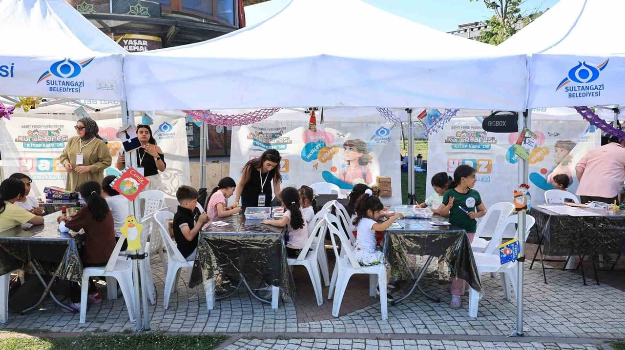 SULTANGAZİ BELEDİYESİ ÇOCUK KÜTÜPHANESİ, ÇOCUKLARI RENGARENK KİTAP KAFE ETKİNLİKLERİ İLE...
