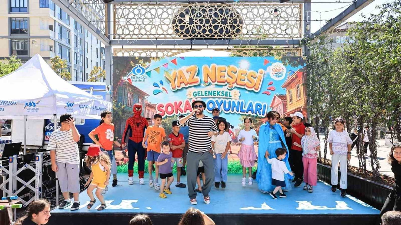 SULTANGAZİ BELEDİYESİ, İKİ GÜN BOYUNCA SANAT SOKAĞI’NDA AİLELERİ YAZ NEŞESİ AİLE ETKİNLİKLERİ’NDE...