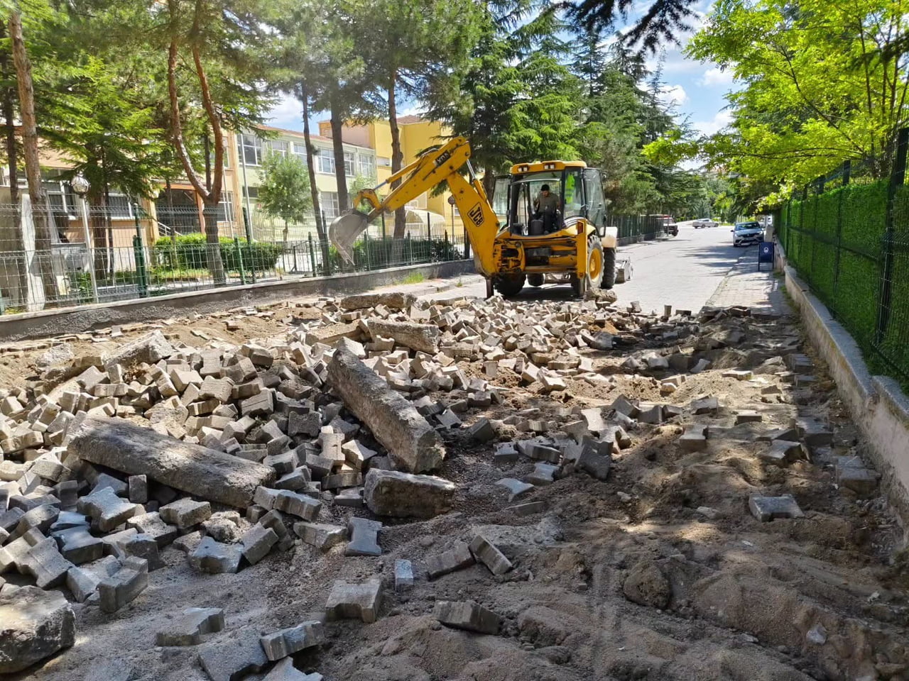 SUNGURLU BELEDİYESİ TARAFINDAN İLÇEDE YAPILACAK ARCA ÇORUM FK SOKAĞI PROJESİ İÇİN ÇALIŞMALARA...