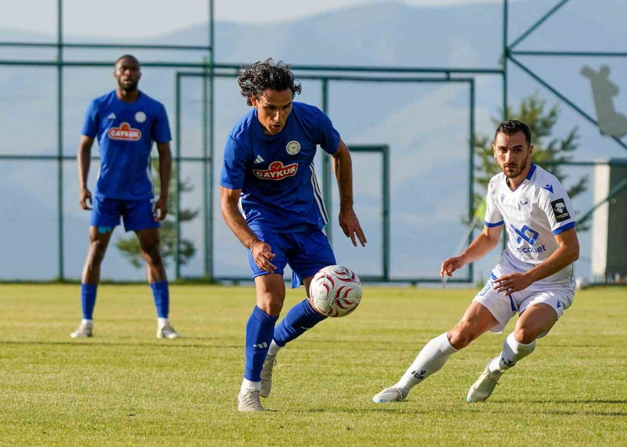 SÜPER LİG EKİPLERİNDEN ÇAYKUR RİZESPOR, HAZIRLIK MAÇINDA GÜRCİSTAN TEMSİLCİSİ FC DİNAMO BATUMİ'Yİ...