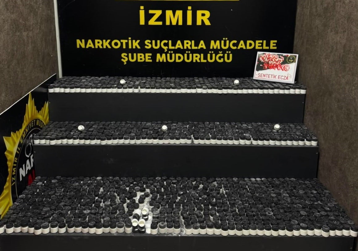 ŞÜPHE ÜZERİNE DURDURULAN ARAÇTAN 29 KİLO 200 GRAM UYUŞTURUCU HAP HAMMADDESİ ELE...