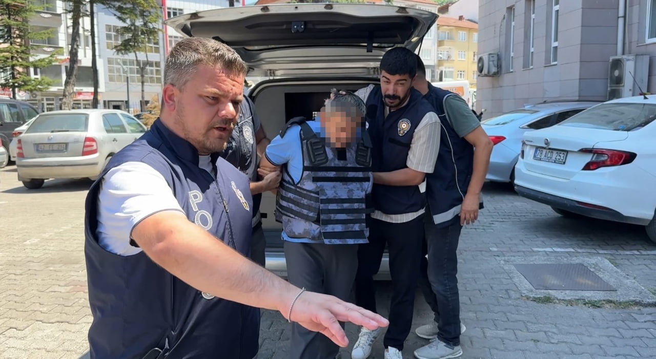 ŞÜPHELİ, İŞLEMLERİNİN ARDINDAN ADLİYEYE SEVK EDİLDİ.