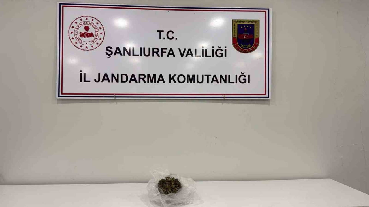 ŞÜPHELİ ŞAHSIN ÜZERİNDEN UYUŞTURUCU ÇIKTI
