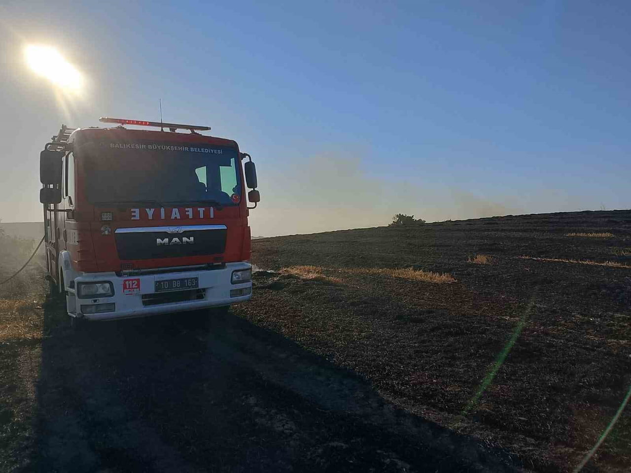 SUSURLUK'TA ÇIKAN ARAZİ YANGINI 3 İLÇENİN İTFAİYE EKİPLERİNCE SÖNDÜRÜLDÜ