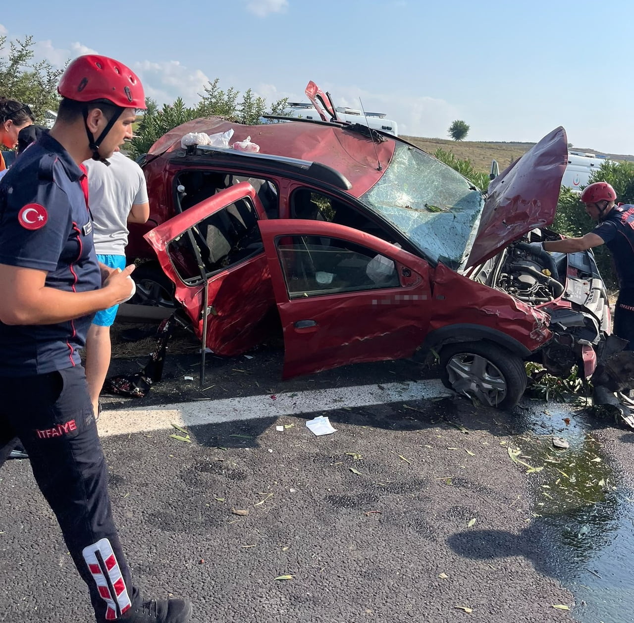 TAG OTOYOLU'NDA MEYDANA GELEN TRAFİK KAZASINDA 1'İ ÇOCUK 5 KİŞİ YARALANDI
