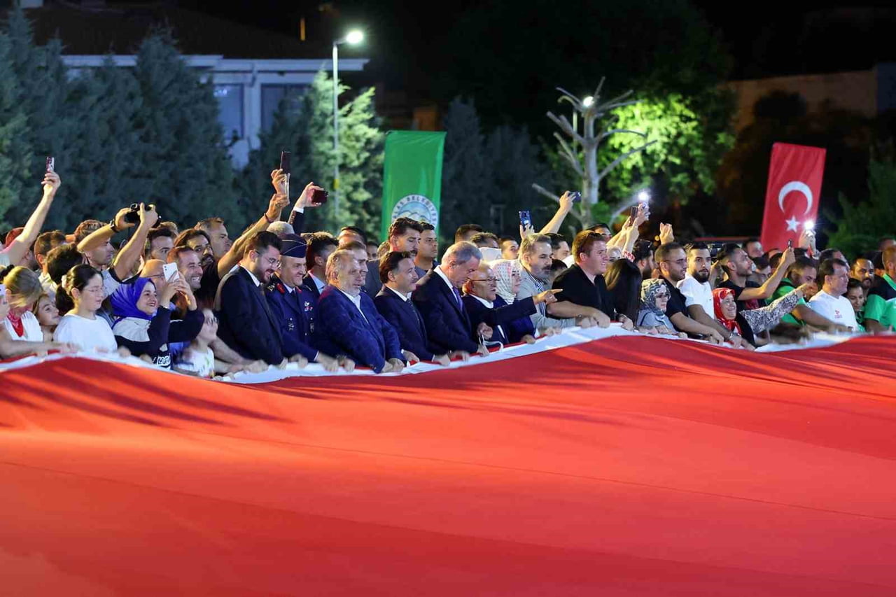 TALAS BELEDİYE BAŞKANI MUSTAFA YALÇIN; 15 TEMMUZ DEMOKRASİ VE MİLLİ BİRLİK GÜNÜ MÜNASEBETİYLE BİR...