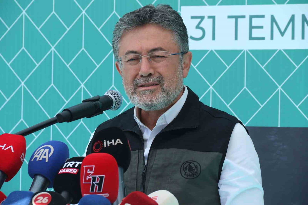 TARIM VE ORMAN BAKANI İBRAHİM YUMAKLI, ESKİŞEHİR'DE KATILDIĞI ORMAN YANGINLARI İLK MÜDAHALE EKİP...