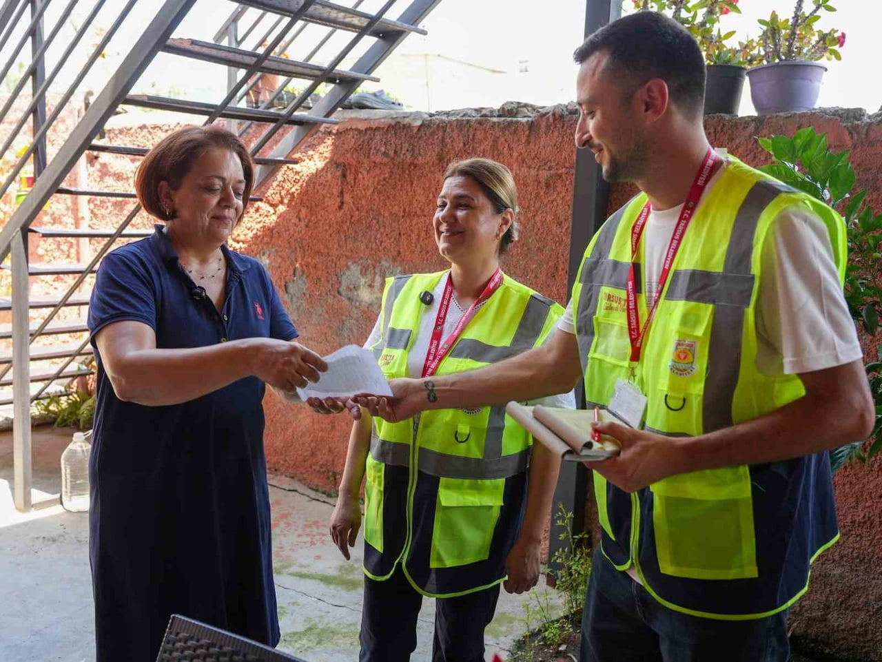 TARSUS BELEDİYESİ, EVLERDE BİRİKEN BİTKİSEL ATIK YAĞLARIN GERİ DÖNÜŞÜME KAZANDIRILMASI AMACIYLA...