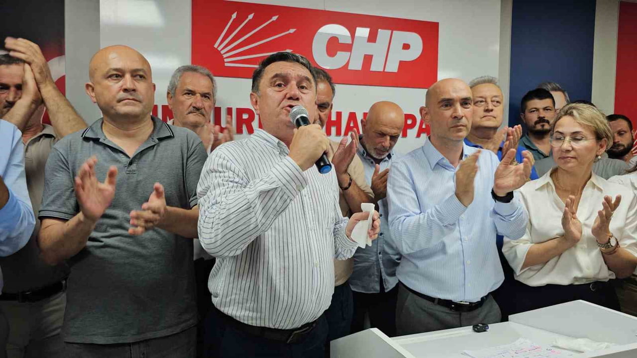 TASFİYE KARARINA KARŞI ÇIKAN ZONGULDAK BELEDİYE BAŞKANI TAHSİN ERDEM DE MEŞRUİYET VURGUSU YAPARAK...