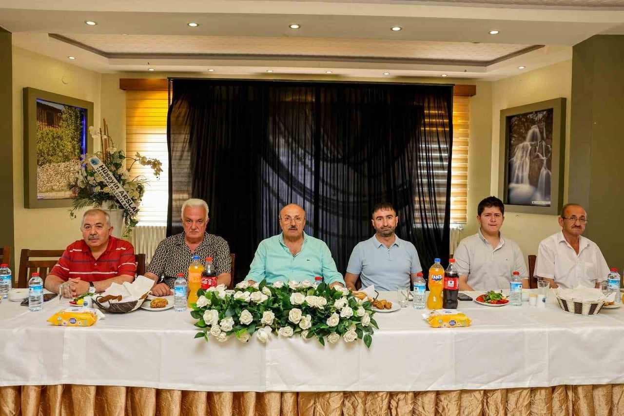 TAŞKÖPRÜ BELEDİYE BAŞKANI HÜSEYİN ARSLAN FUAR İÇİN PAYDAŞLARLA BİR ARAYA GELDİ.