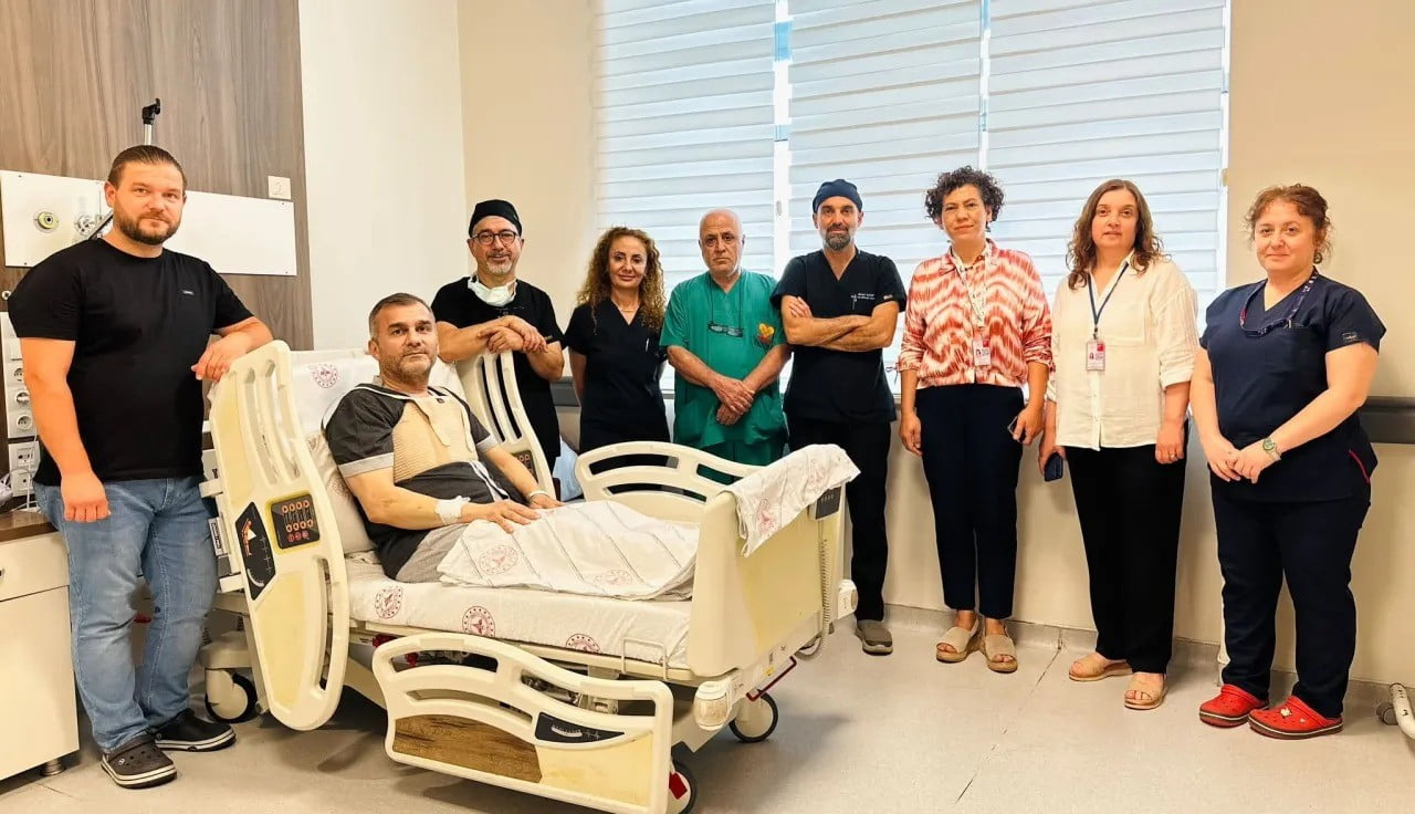 TATİLİNİ GEÇİRMEK ÜZERE SİNOP’A GELEN MUSTAFA KIRCAALİ, ANİ RAHATSIZLIĞI SONRASI KALDIRILDIĞI...