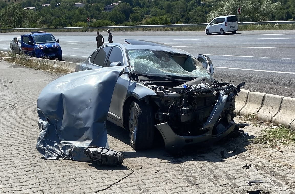 TATVAN’DA ZİNCİRLEME TRAFİK KAZASI 5 KİŞİ YARALANDI
