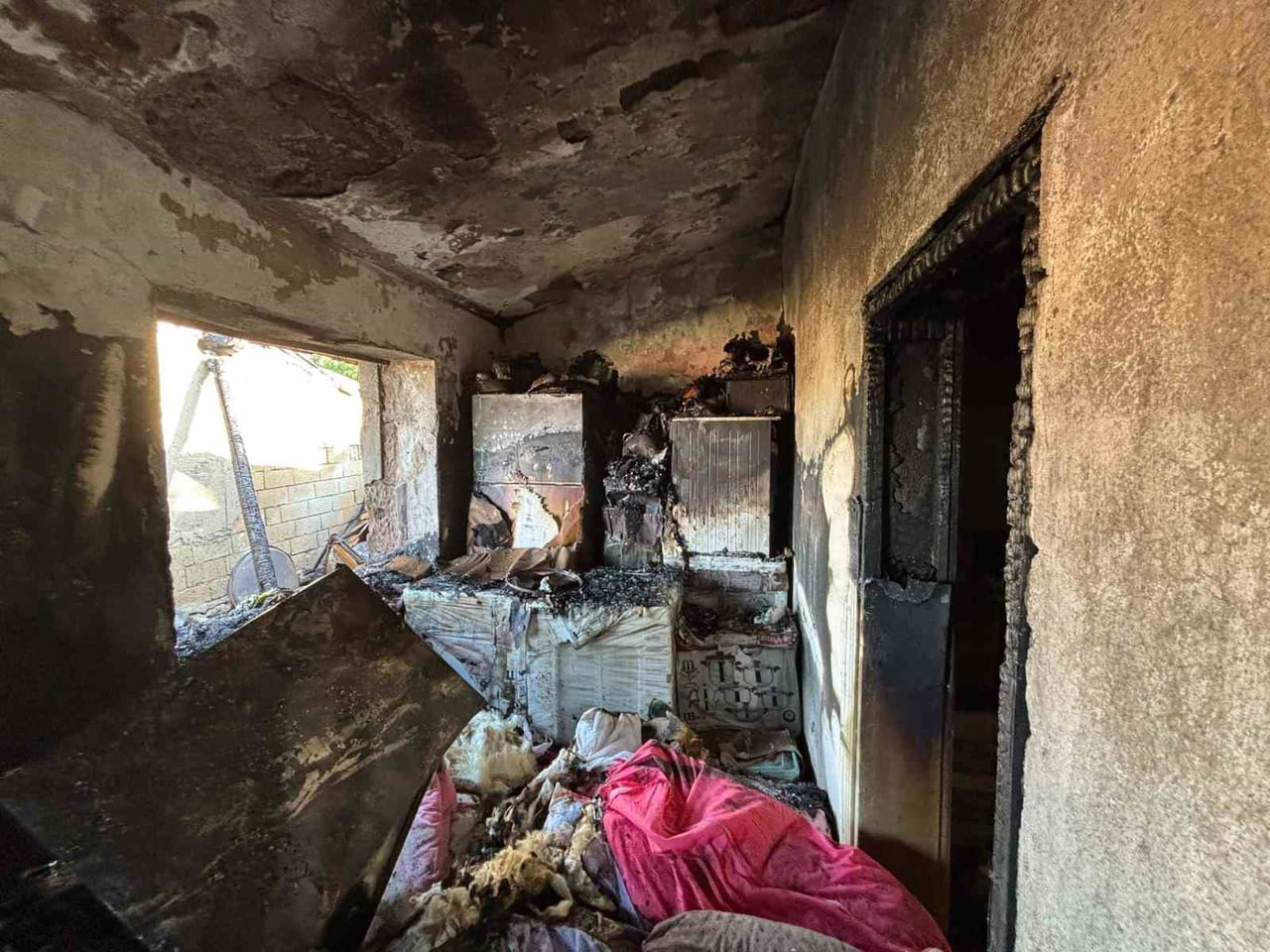 TATVANDA EV YANGINI 22 KİŞİLİK AİLE SON ANDA KURTARILDI