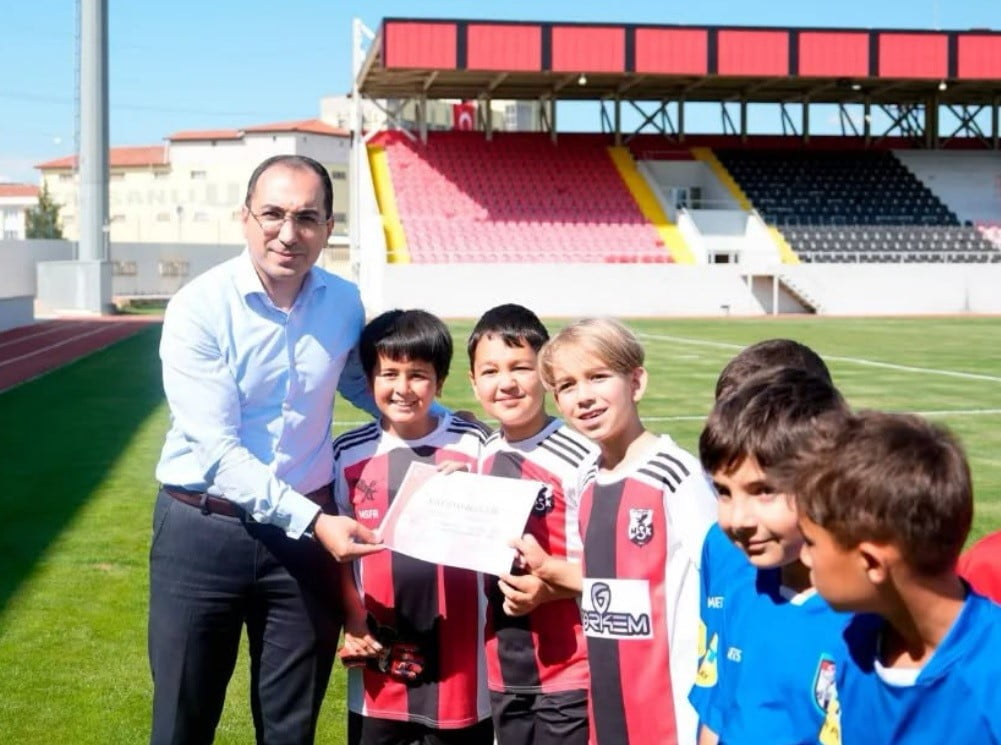 TAVŞANLI’DA 15 TEMMUZ DEMOKRASİ VE MİLLÎ BİRLİK GÜNÜ FUTBOL ŞENLİĞİ DÜZENLENDİ