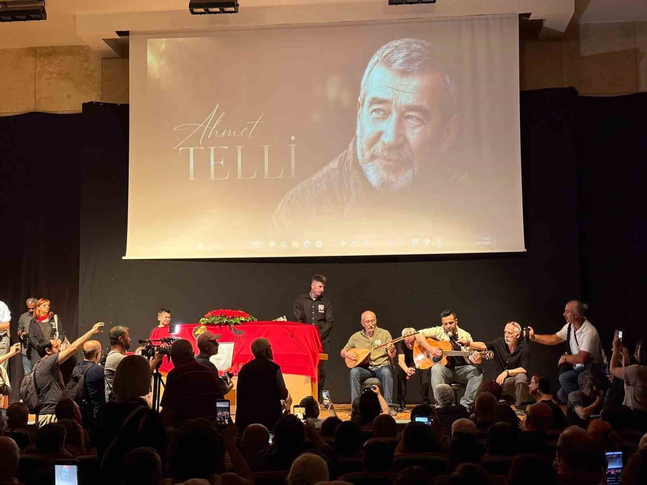 TEDAVİ GÖRDÜĞÜ HASTANEDE HAYATINI KAYBEDEN ŞAİR VE YAZAR AHMET TELLİ, ANKARA’DA DÜZENLENEN TÖRENİN...