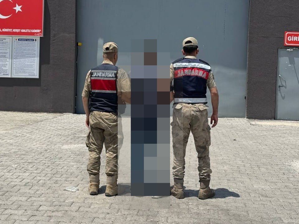 TEHDİT SUÇUNDAN ARANAN ŞAHIS YAKALANDI