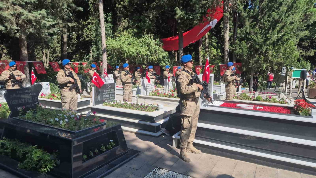 TEKİRDAĞ'DA 15 TEMMUZ DEMOKRASİ VE MİLLİ BİRLİK GÜNÜ KAPSAMINDA DÜZENLENEN ANMA PROGRAMINDA...