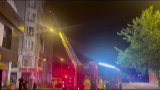 Tekirdağ'da bir apartmanda patlama sonrası yangın çıktı