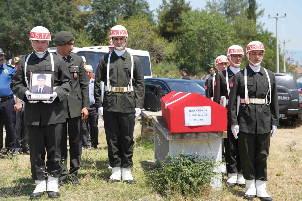 TEKİRDAĞ'DA HAYATINI KAYBEDEN KIBRIS GAZİSİ RAFET COŞKUN (72), DÜZENLENEN ASKERİ TÖREN VE CENAZE...