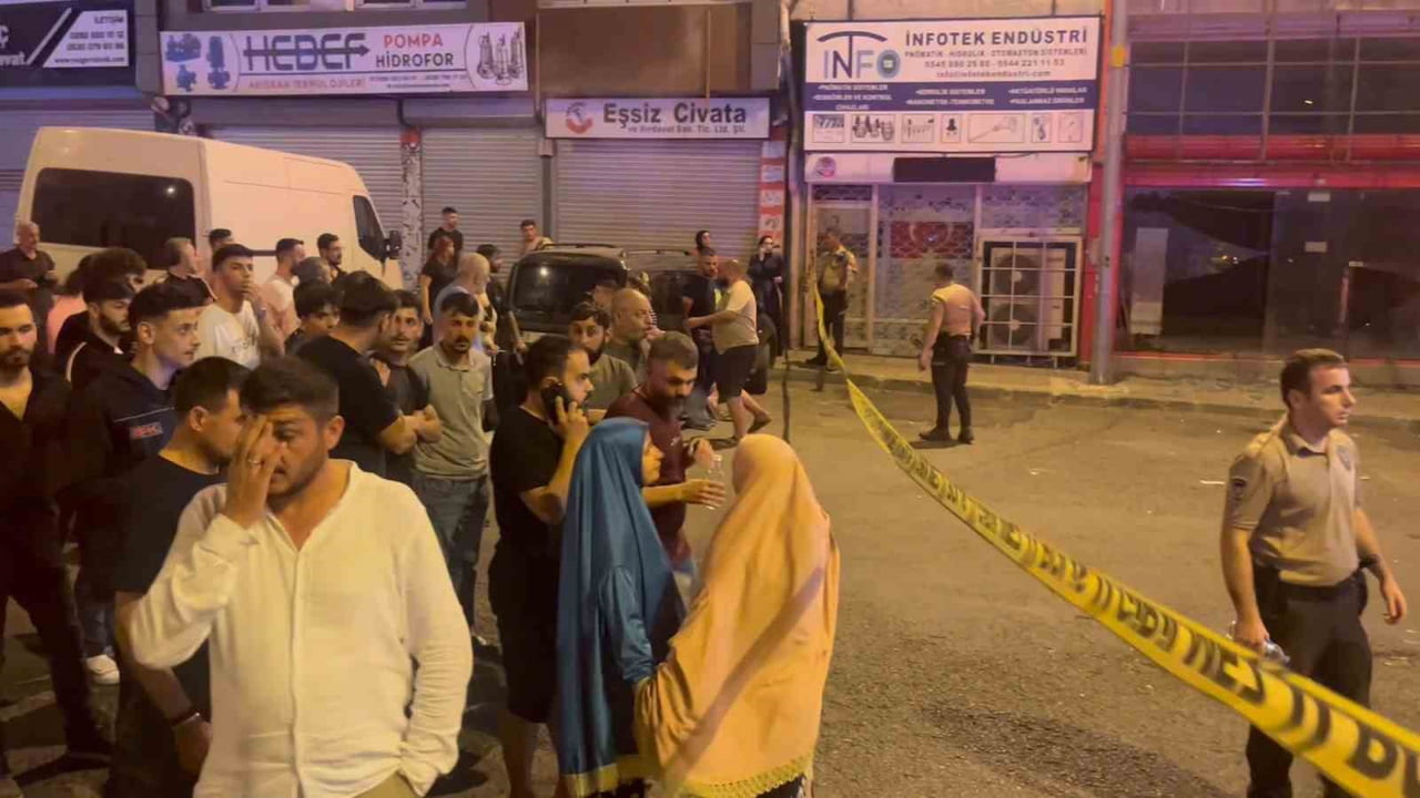 TEKİRDAĞ'IN ÇORLU İLÇESİNDE GAZDAŞ TRAKYA'NIN DOĞAL GAZ HİZMETİ SUNDUĞU 6 KATLI APARTMANIN EN ÜST...