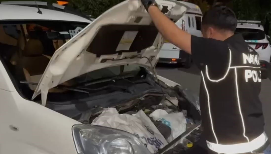 TEKİRDAĞ'IN ÇORLU İLÇESİNDE NARKOTİK EKİPLERİNCE DÜZENLENEN OPERASYONDA PİYASA DEĞERİ YAKLAŞIK 18...