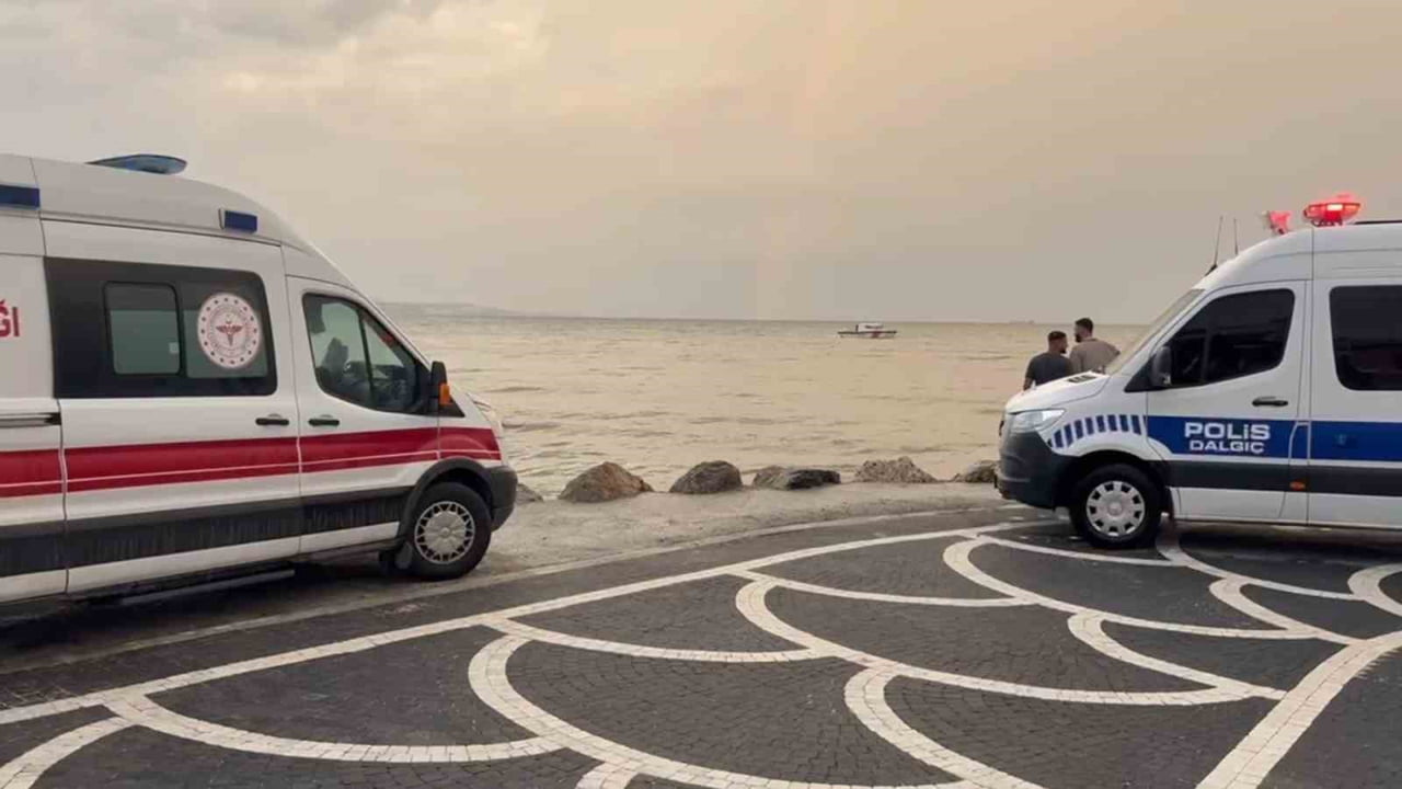 TEKİRDAĞ'IN SÜLEYMANPAŞA İLÇESİNDE DENİZE GİRDİKTEN SONRA KAYBOLDUĞU ÖNE SÜRÜLEN BİR KİŞİYİ BULMAK...