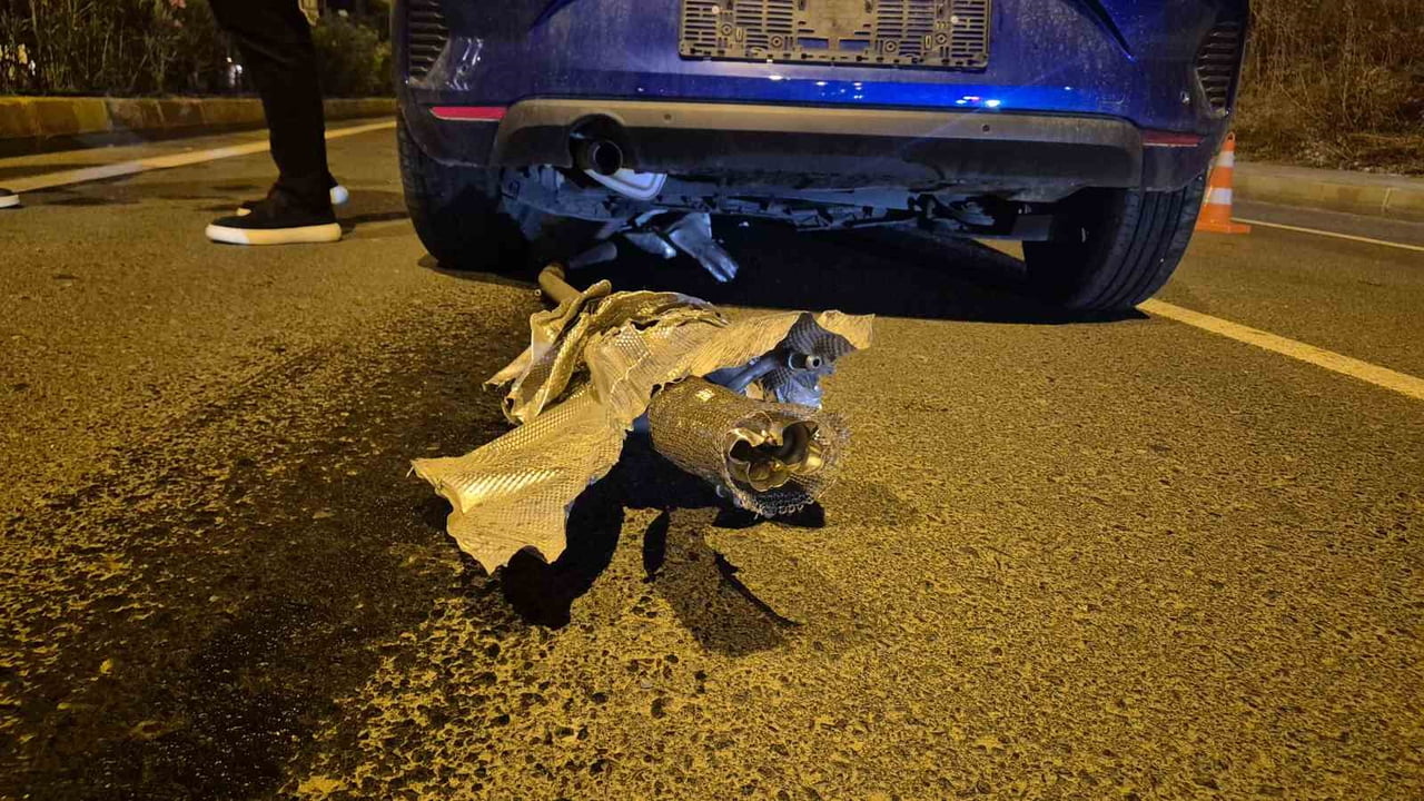 TEKİRDAĞ'IN SÜLEYMANPAŞA İLÇESİNDE SEYİR HALİNDEKİ BİR OTOMOBİL, İDDİAYA GÖRE YOLDA AÇIK HALDE...