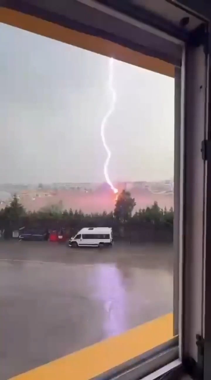 TEKİRDAĞ'IN SÜLEYMANPAŞA İLÇESİNE BAĞLI KUMBAĞ MAHALLESİ'NDE DÜN ETKİLİ OLAN SAĞANAK YAĞIŞ...