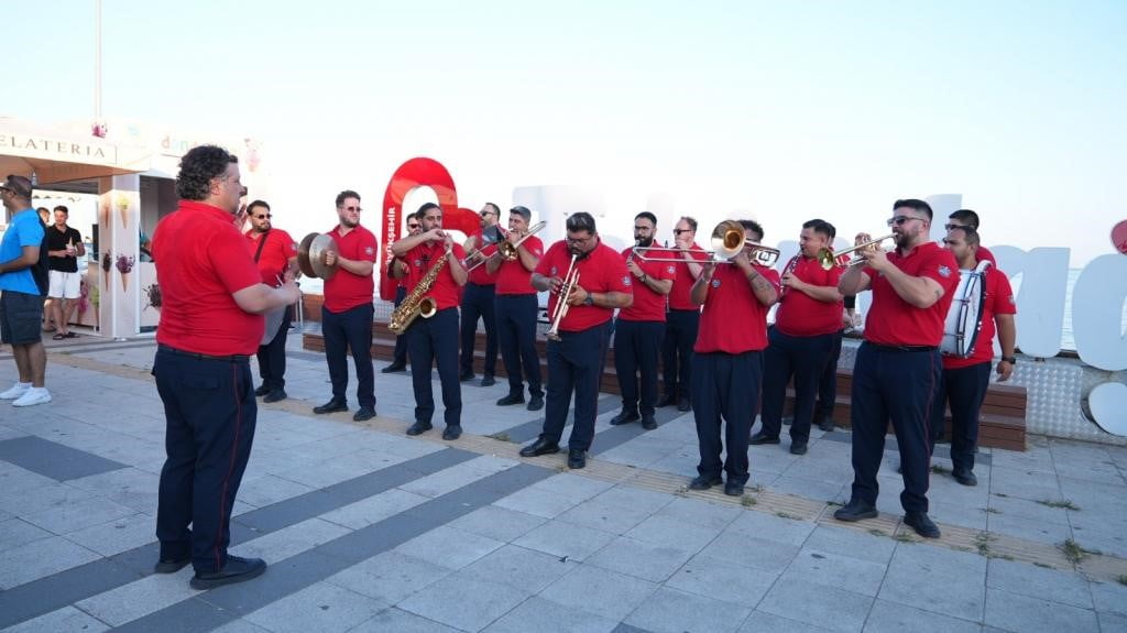 TEKİRDAĞ BÜYÜKŞEHİR BELEDİYESİ, YAZ AYLARININ COŞKUSUNU MÜZİKLE BULUŞTURMAYA DEVAM EDİYOR. İLKİ...