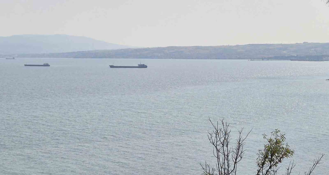 TEKİRDAĞ VALİLİĞİ, OLUMSUZ HAVA VE DENİZ ŞARTLARI NEDENİYLE SARAY İLÇESİNDE 3 GÜN SÜREYLE DENİZE...