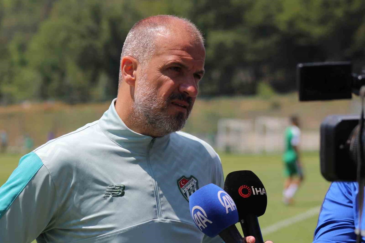 TEKNİK DİREKTÖR MUSTAFA ER,