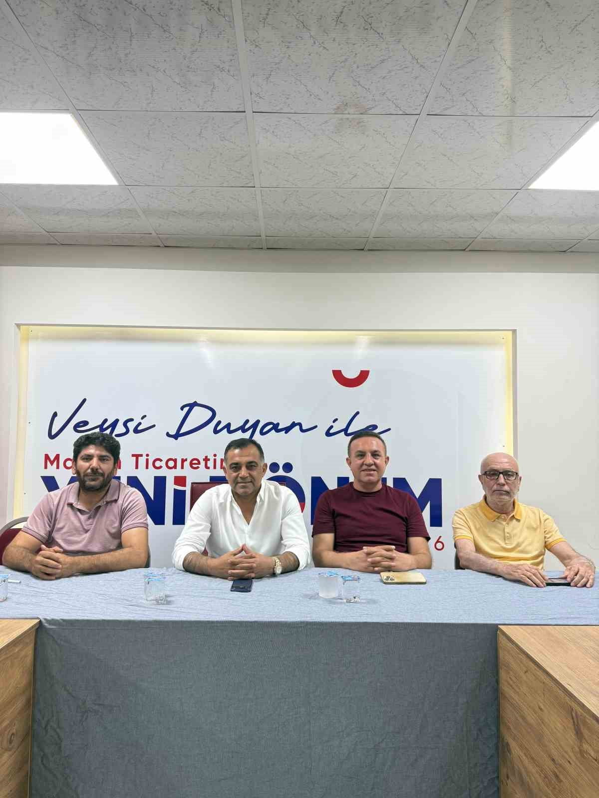 TEKSTİLCİLER DERNEĞİ BAŞKANI AHMET AZUN VE YÖNETİM KURULU ÜYELERİ, MARDİN TİCARET VE SANAYİ ODASI...