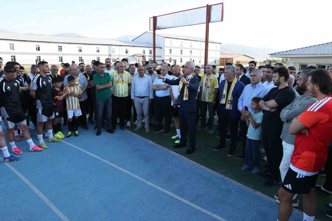 TFF 2. LİG BEYAZ GRUP'TA MÜCADELE EDECEK OLAN MUŞSPOR, 2026-2027 SEZONUNUN İLK ANTRENMANINI...