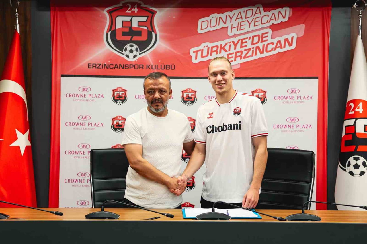 TFF 2. LİG EKİPLERİNDEN ERZİNCANSPOR, YENİ SEZON KADRO YAPILANMASI KAPSAMINDA 4 FUTBOLCUYLA RESMİ...