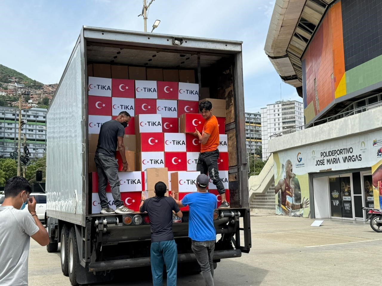 TİKA TARAFINDAN VENEZUELA'YA İNSANİ YARDIMLAR ULAŞTIRILDI