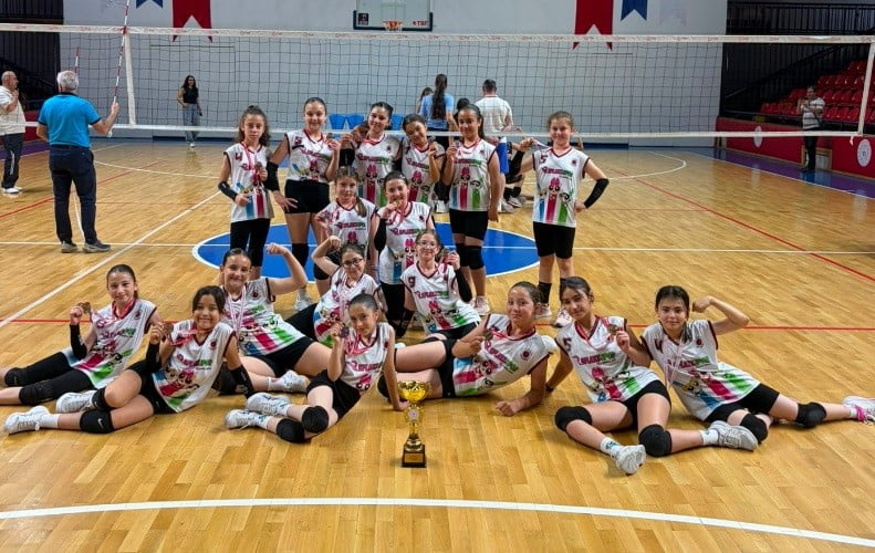 TKİ TAVŞANLI LİNYİTSPOR VOLEYBOL TAKIMI