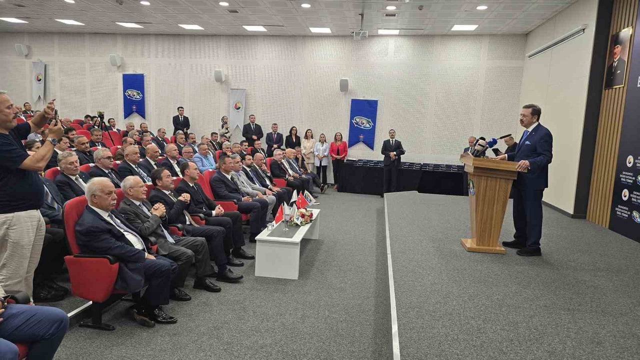 TOBB BAŞKANI RİFAT HİSARCIKLIOĞLU, KARABÜK TİCARET VE SANAYİ ODASI HİZMET BİNASININ AÇILIŞ...