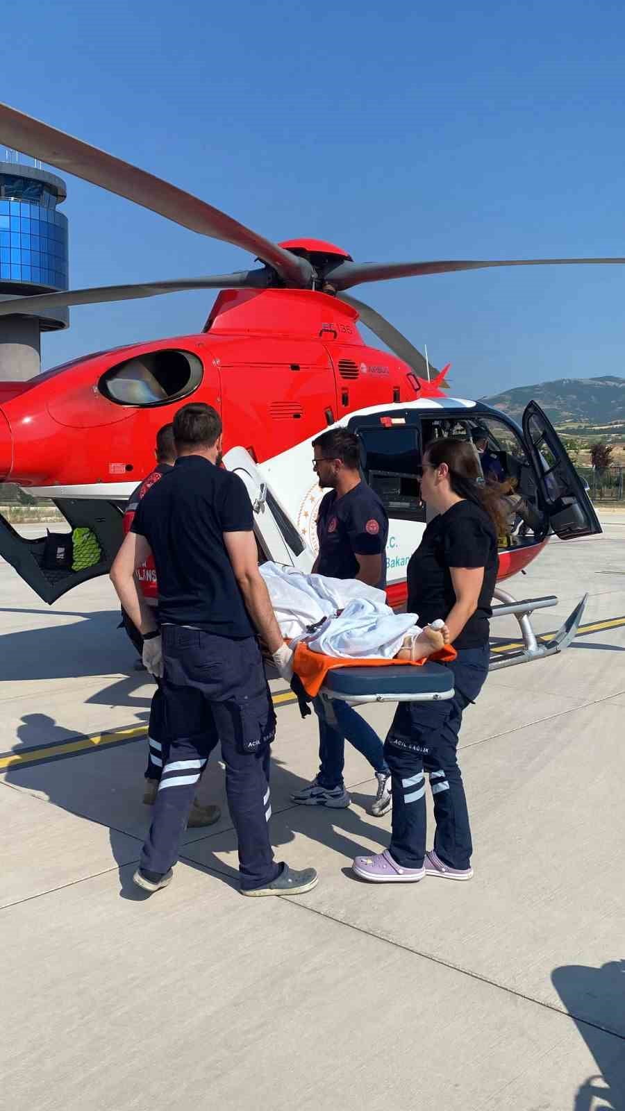 TOKAT'TA KAFA TRAVMASI GEÇİREN ÇOCUK, HELİKOPTER AMBULANSLA ANKARA'YA SEVK EDİLDİ