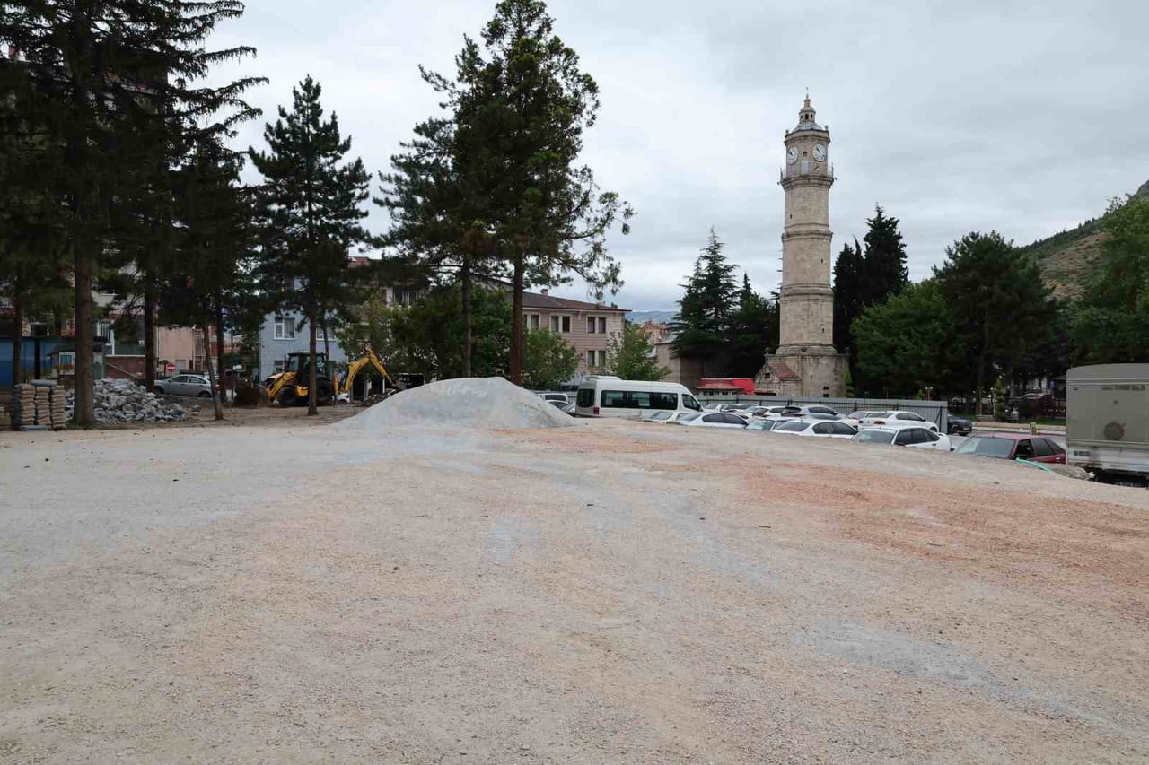 TOKAT BELEDİYESİ TARAFINDAN ESKİ KIZ MESLEK LİSESİ ALANINDA YÜRÜTÜLEN DÖNÜŞÜM ÇALIŞMALARI...