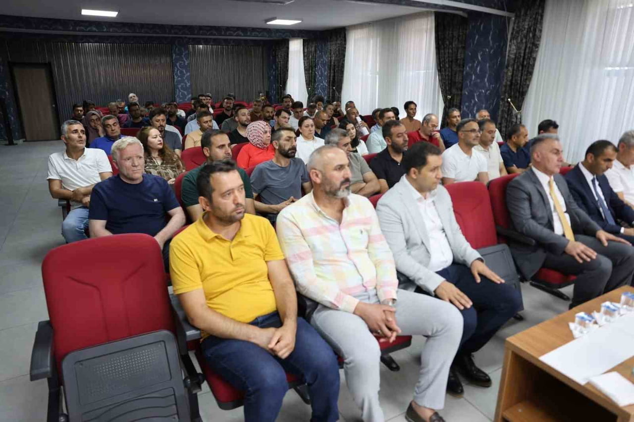 TOPLANTI SALONU VE KATILIMCILAR