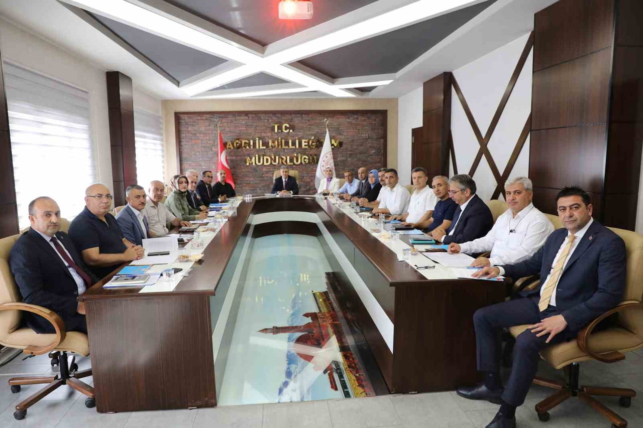 TOPLANTIDA OKULLARIN TEMİZLİK, HİJYEN VE ÇEVRE DÜZENİ ÇALIŞMALARI, DOĞALGAZ DÖNÜŞÜMÜ İLE ELEKTRİK...