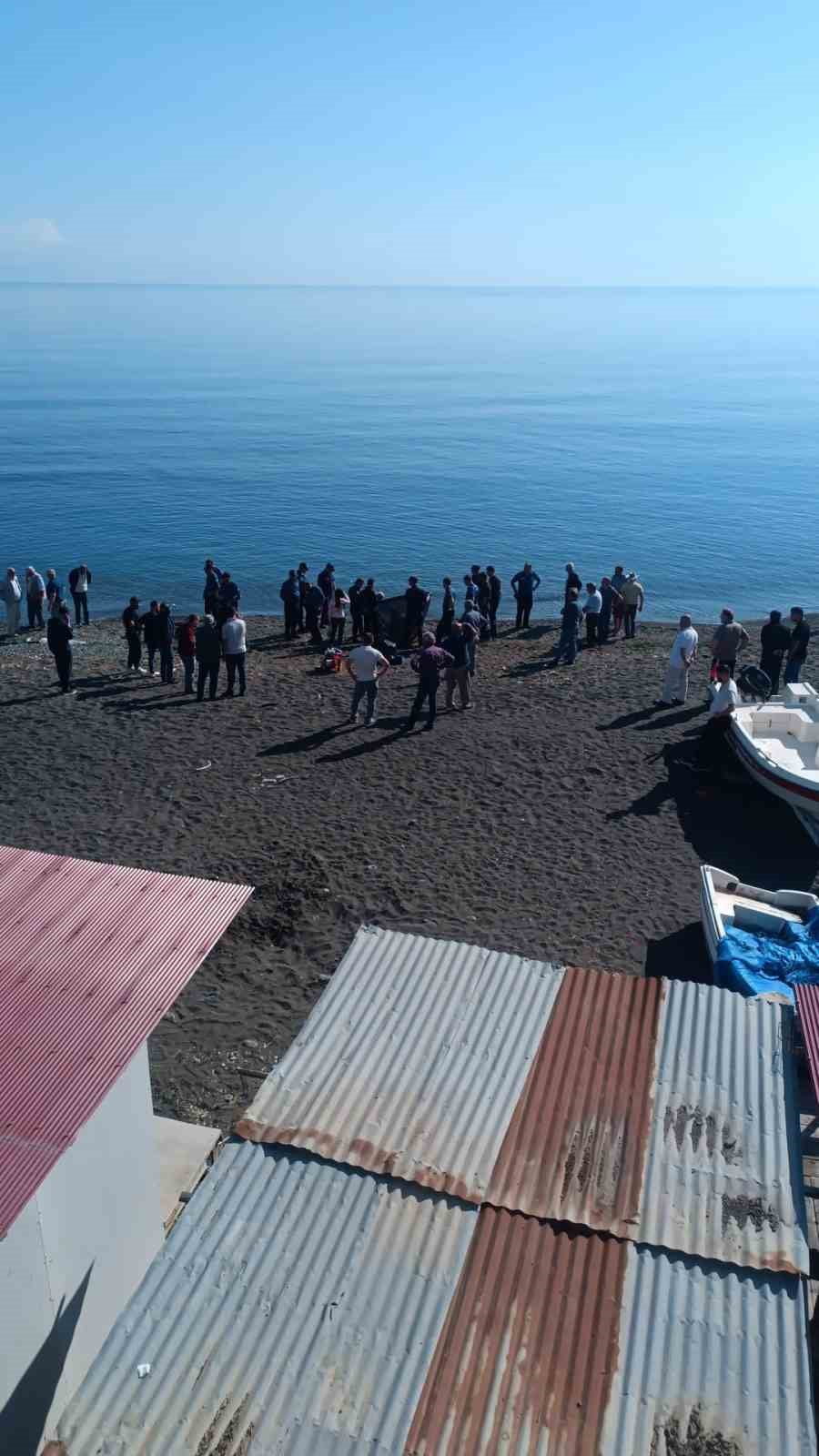 TRABZON'DA ÇALIŞTIĞI ŞANTİYE ÖNÜNDEN DENİZE GİRİP KAYBOLAN 33 YAŞINDAKİ ADAMIN CANSIZ BEDENİNE...