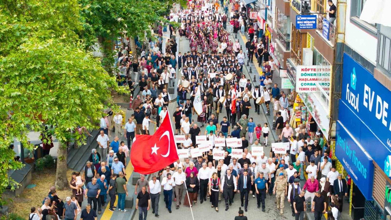 TRABZON'UN AKÇAABAT İLÇESİNDE BU YIL 34.'SÜ DÜZENLENEN ULUSLARARASI AKÇAABAT MÜZİK VE HALK...