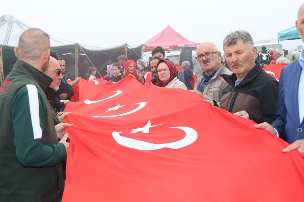 TRABZON'UN MAÇKA İLÇESİ ÇATALTEPE'DE 1916'DA OSMANLI RUS SAVAŞI SIRASINDA ŞEHİT DÜŞEN KAHRAMANLAR...